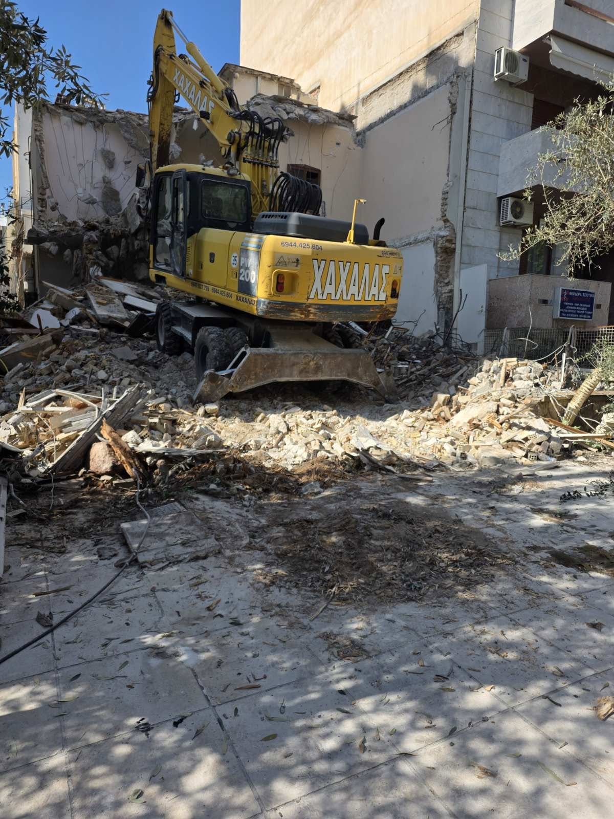 Συνελήφθη εργολάβος για κοπή δέντρου στην Άνω Νέα Σμύρνη