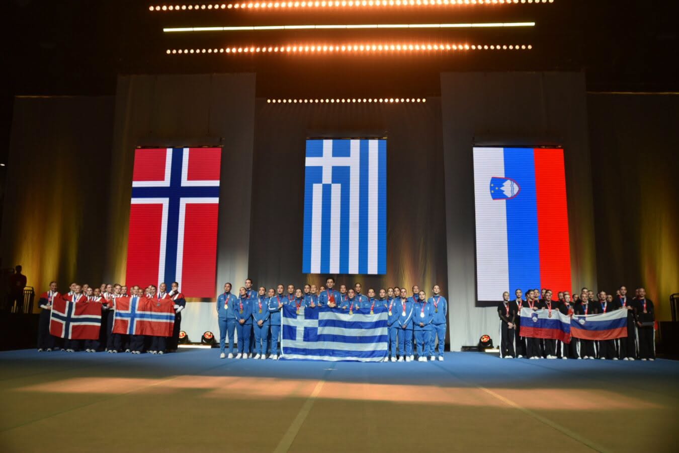 Διπλό χρυσό για τις «Αποσπερίδες» στο Ευρωπαϊκό Cheerleading – Υπερηφάνεια για τη Νέα Σμύρνη